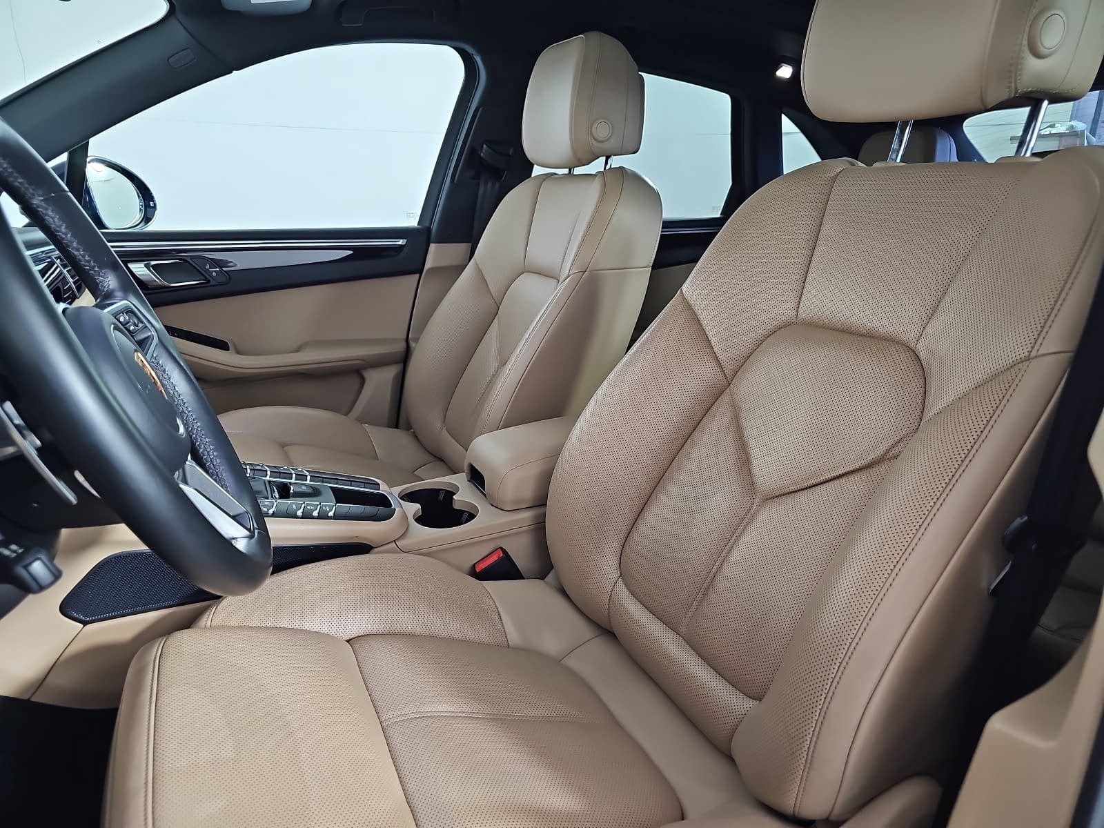 2020 Porsche Macan Base