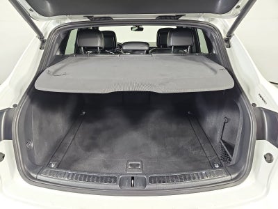 2022 Porsche Macan Base