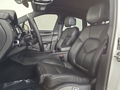 2022 Porsche Macan Base