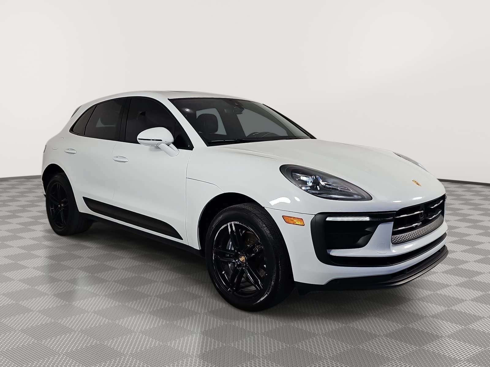 2022 Porsche Macan Base