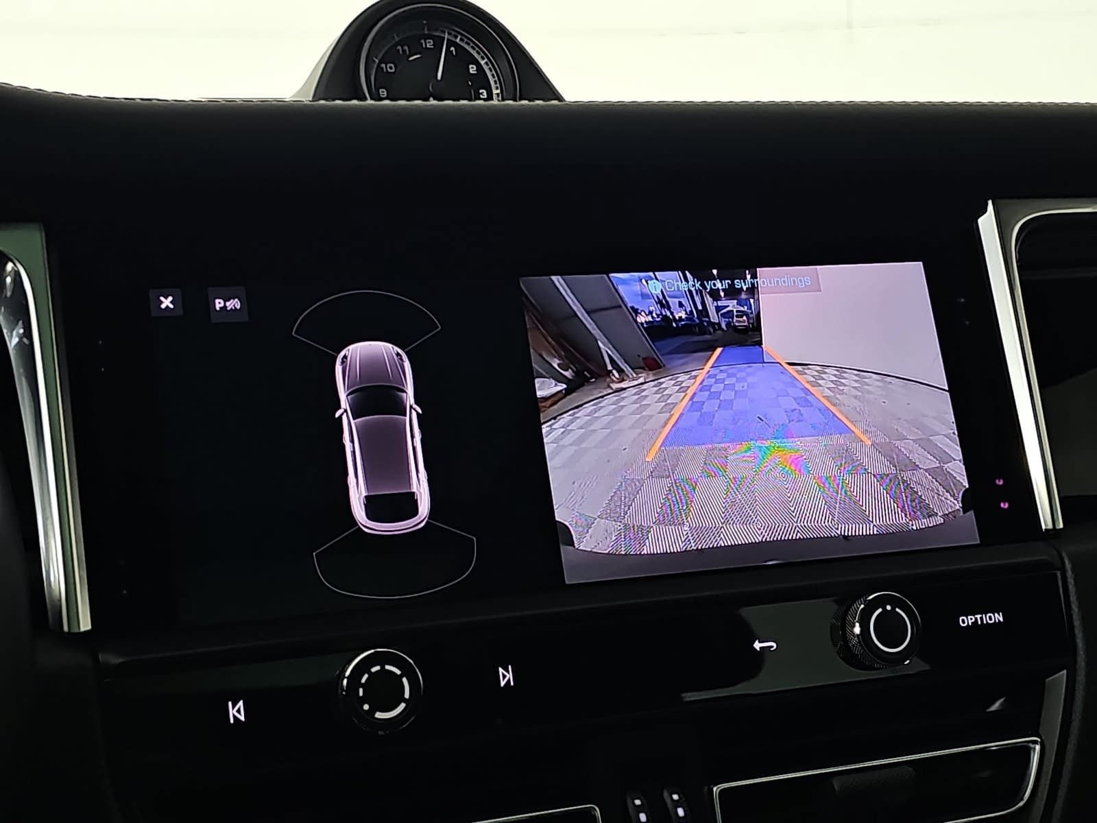 2022 Porsche Macan Base
