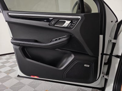2022 Porsche Macan Base