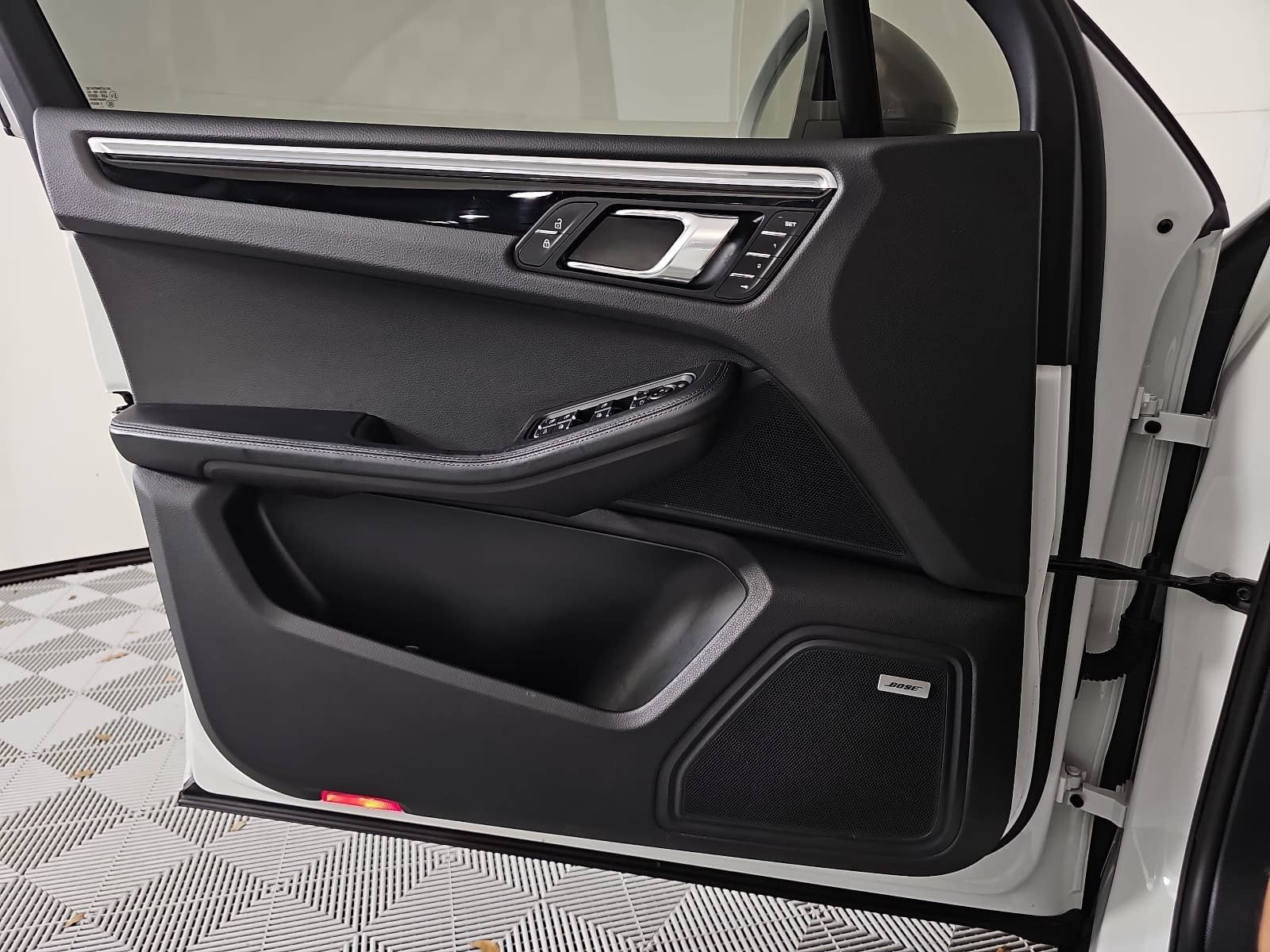 2022 Porsche Macan Base