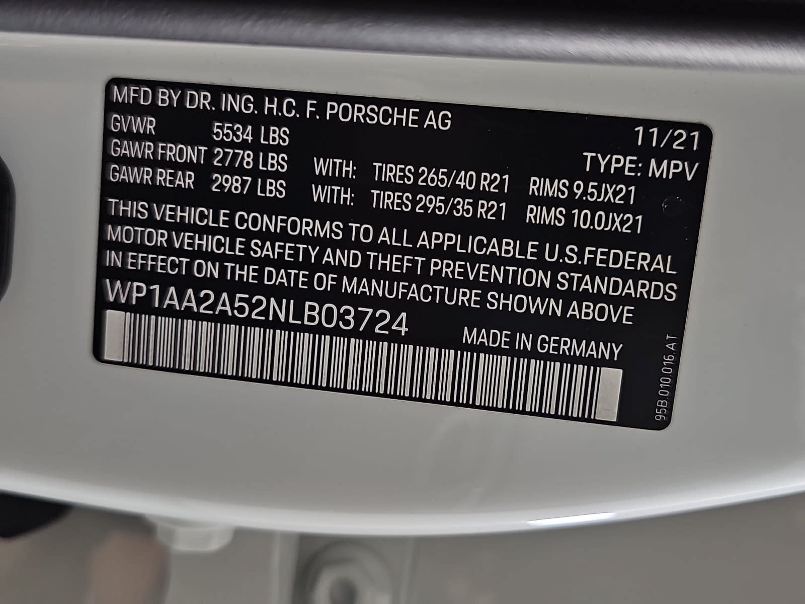 2022 Porsche Macan Base