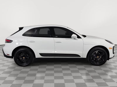 2022 Porsche Macan Base