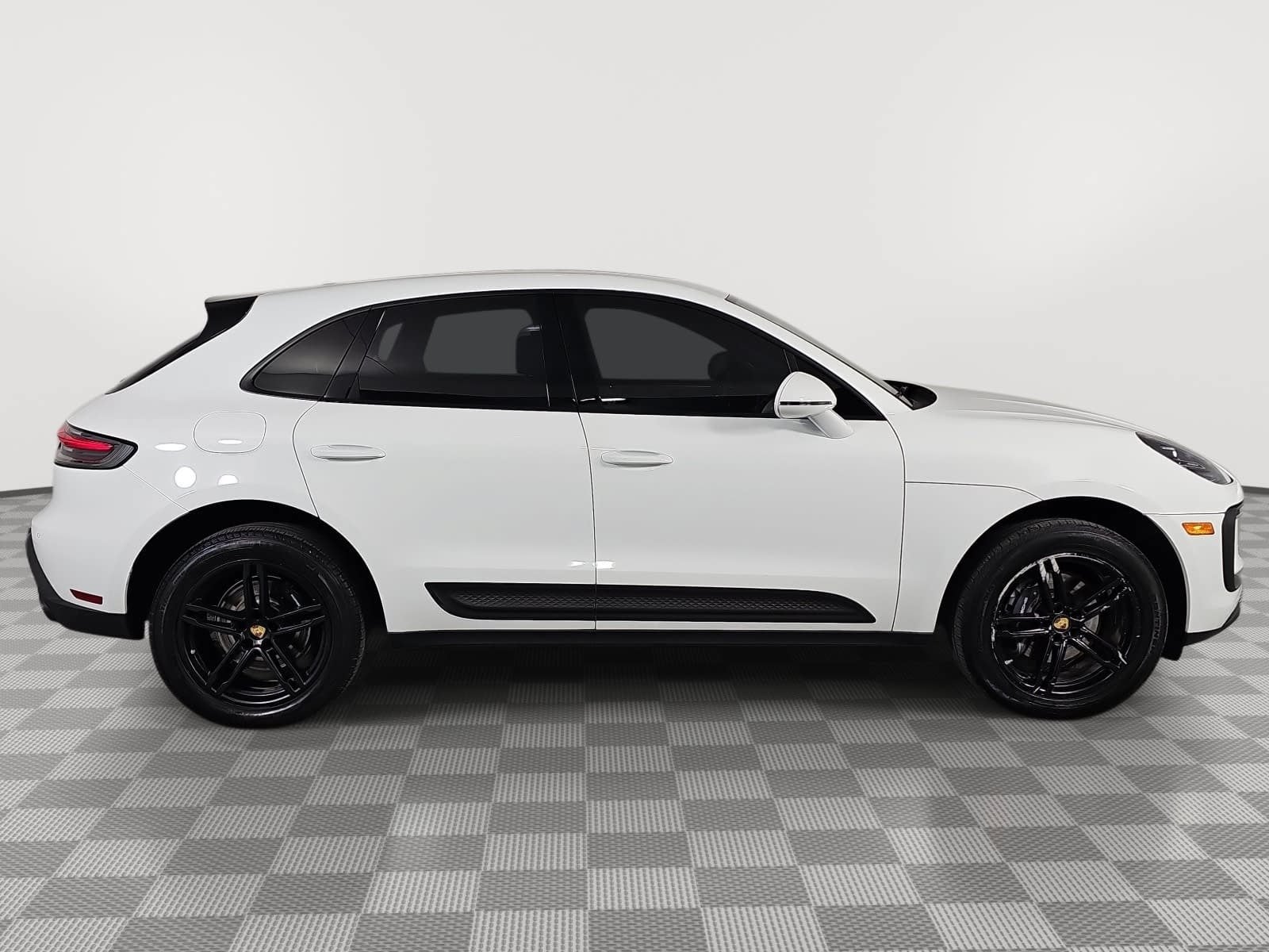 2022 Porsche Macan Base