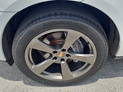 2023 Porsche Macan Base