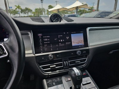 2023 Porsche Macan Base