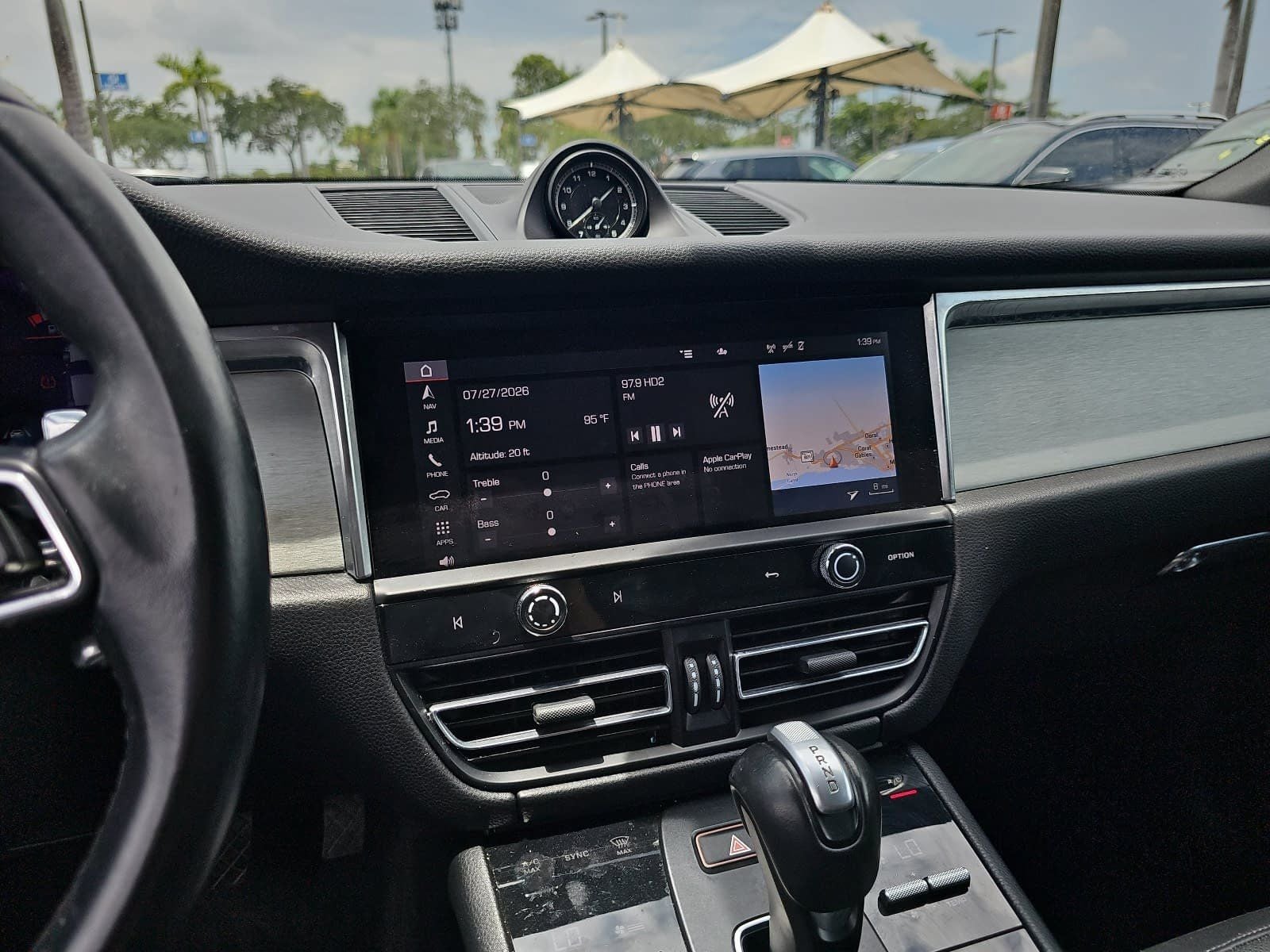 2023 Porsche Macan Base