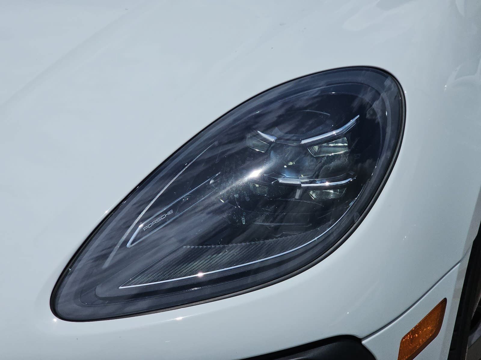 2023 Porsche Macan Base