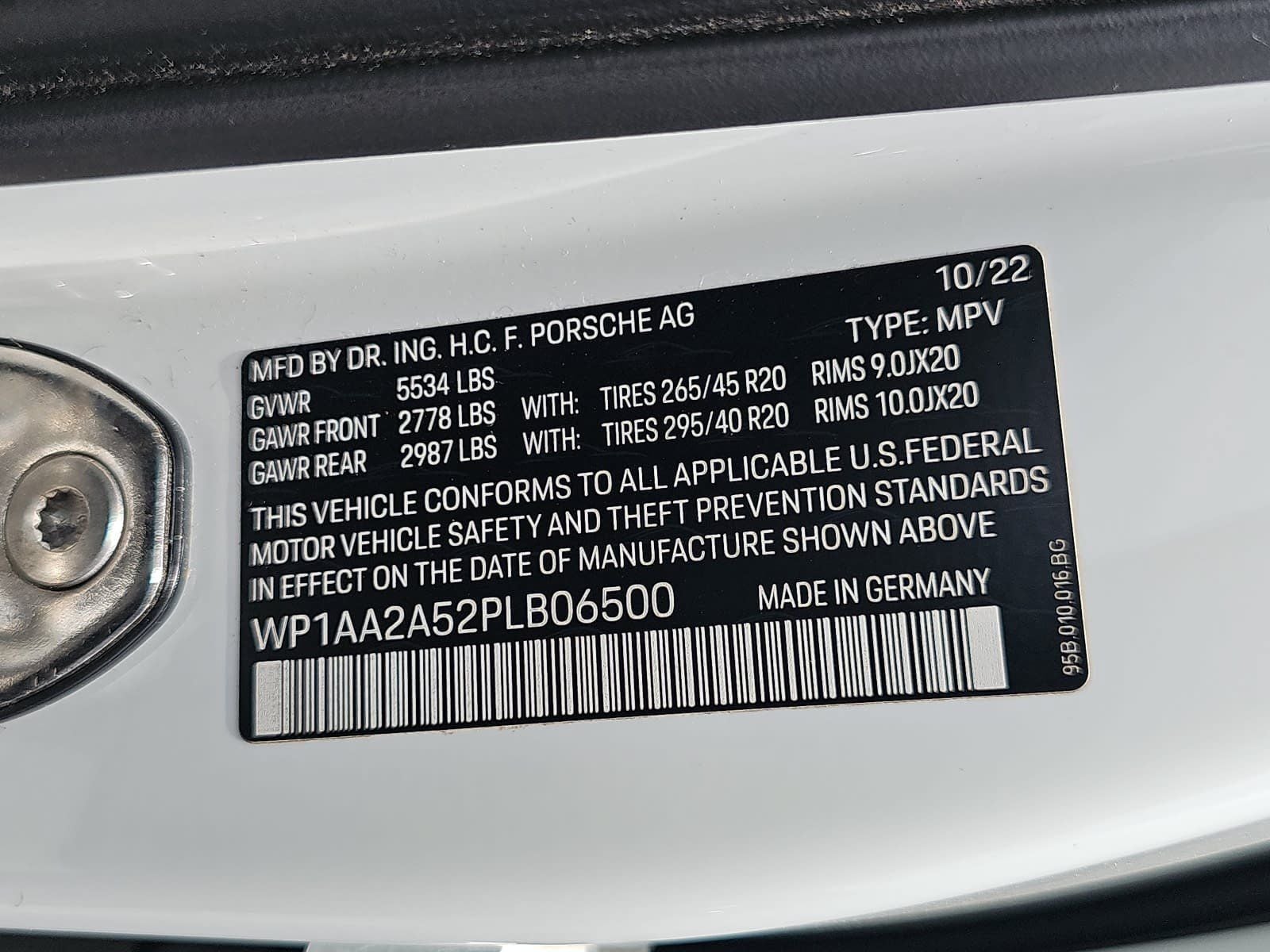 2023 Porsche Macan Base