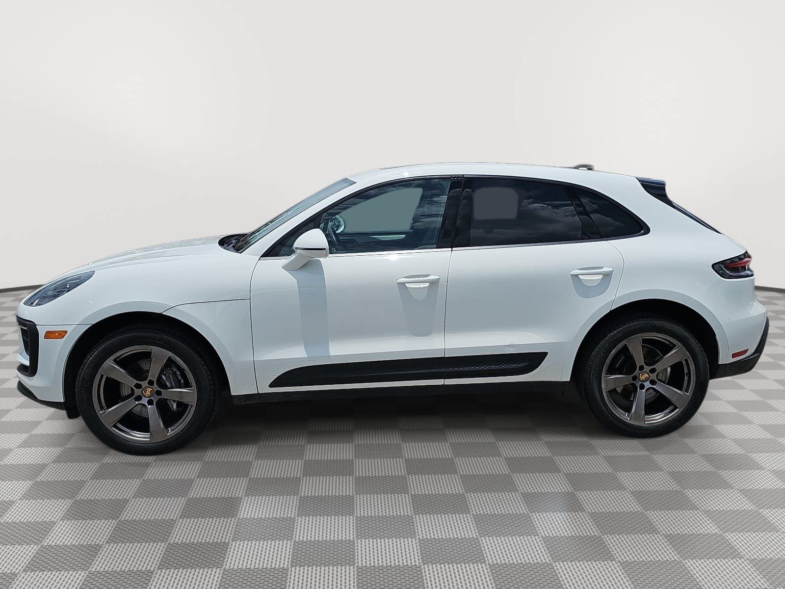 2023 Porsche Macan Base