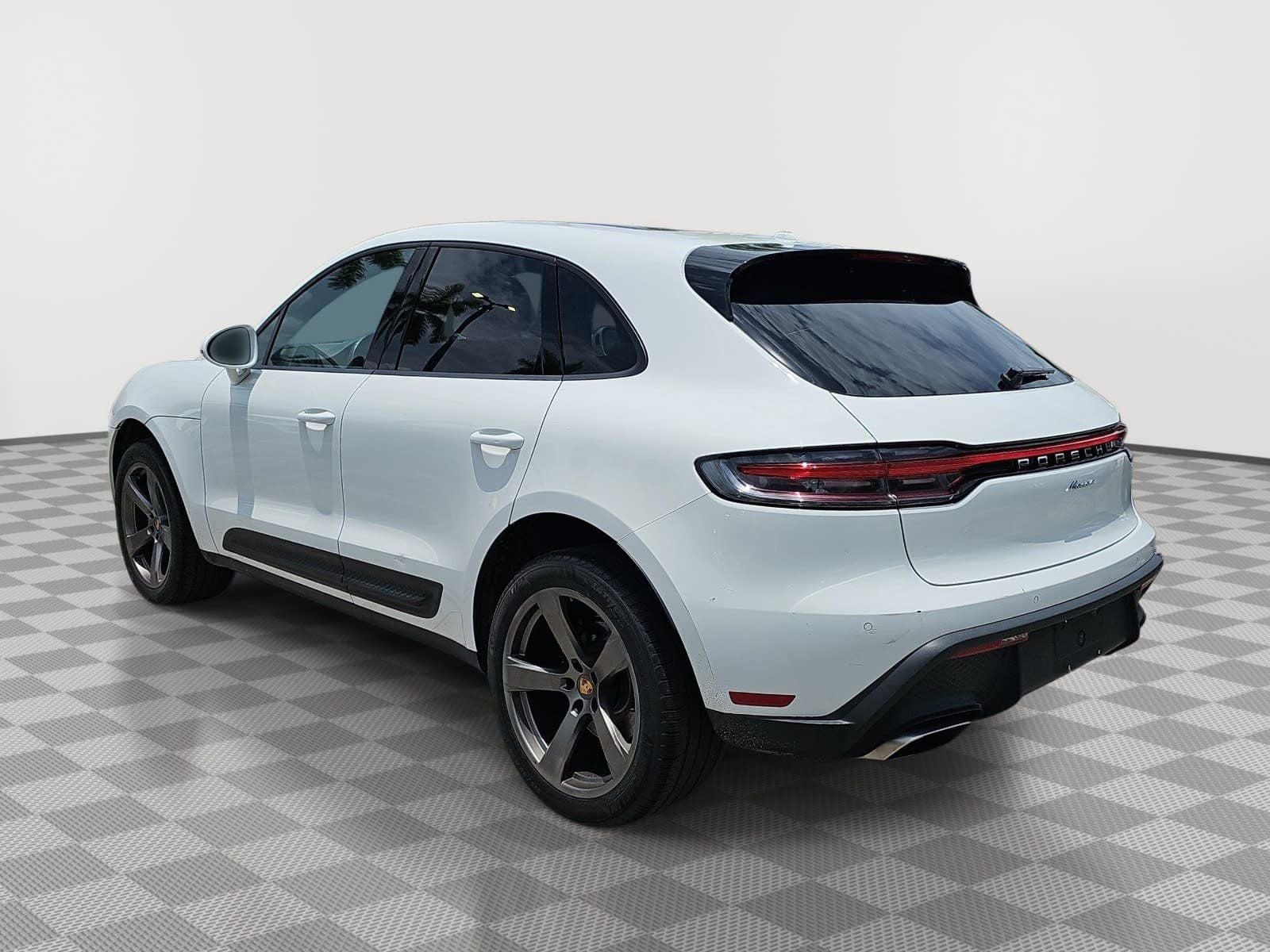2023 Porsche Macan Base