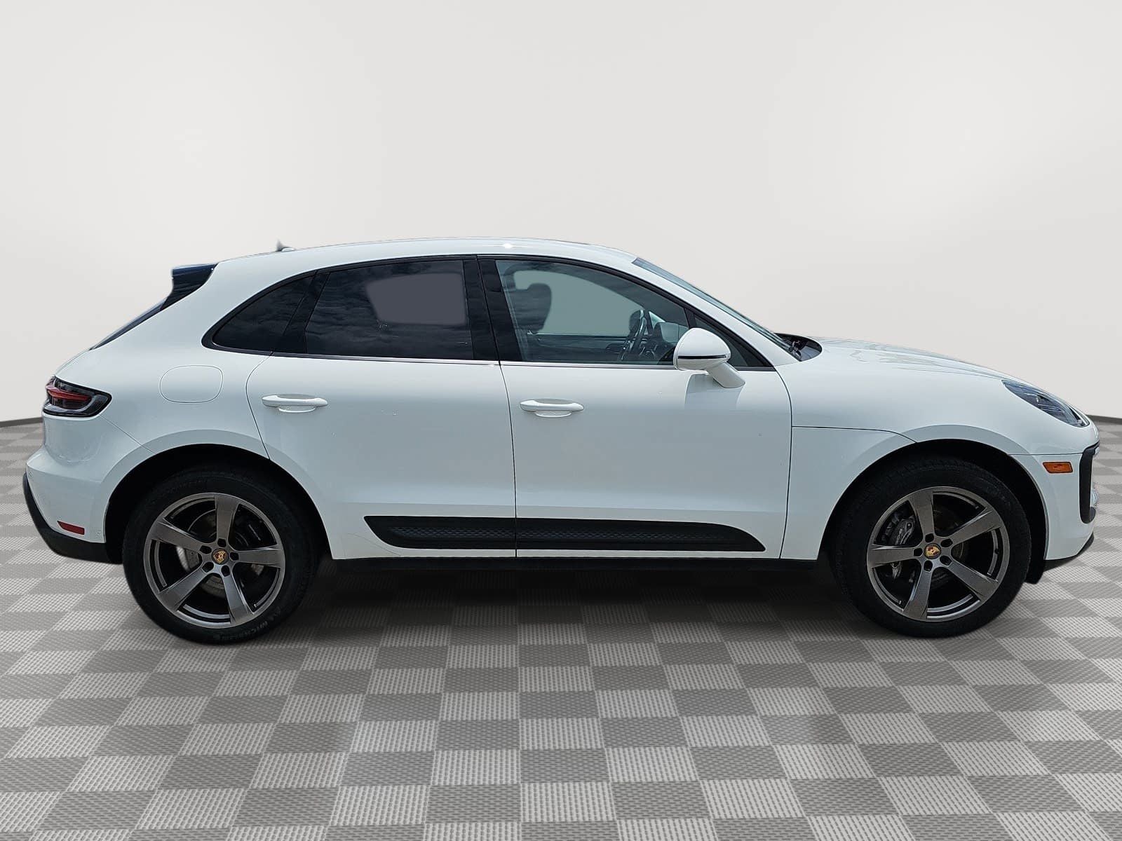 2023 Porsche Macan Base