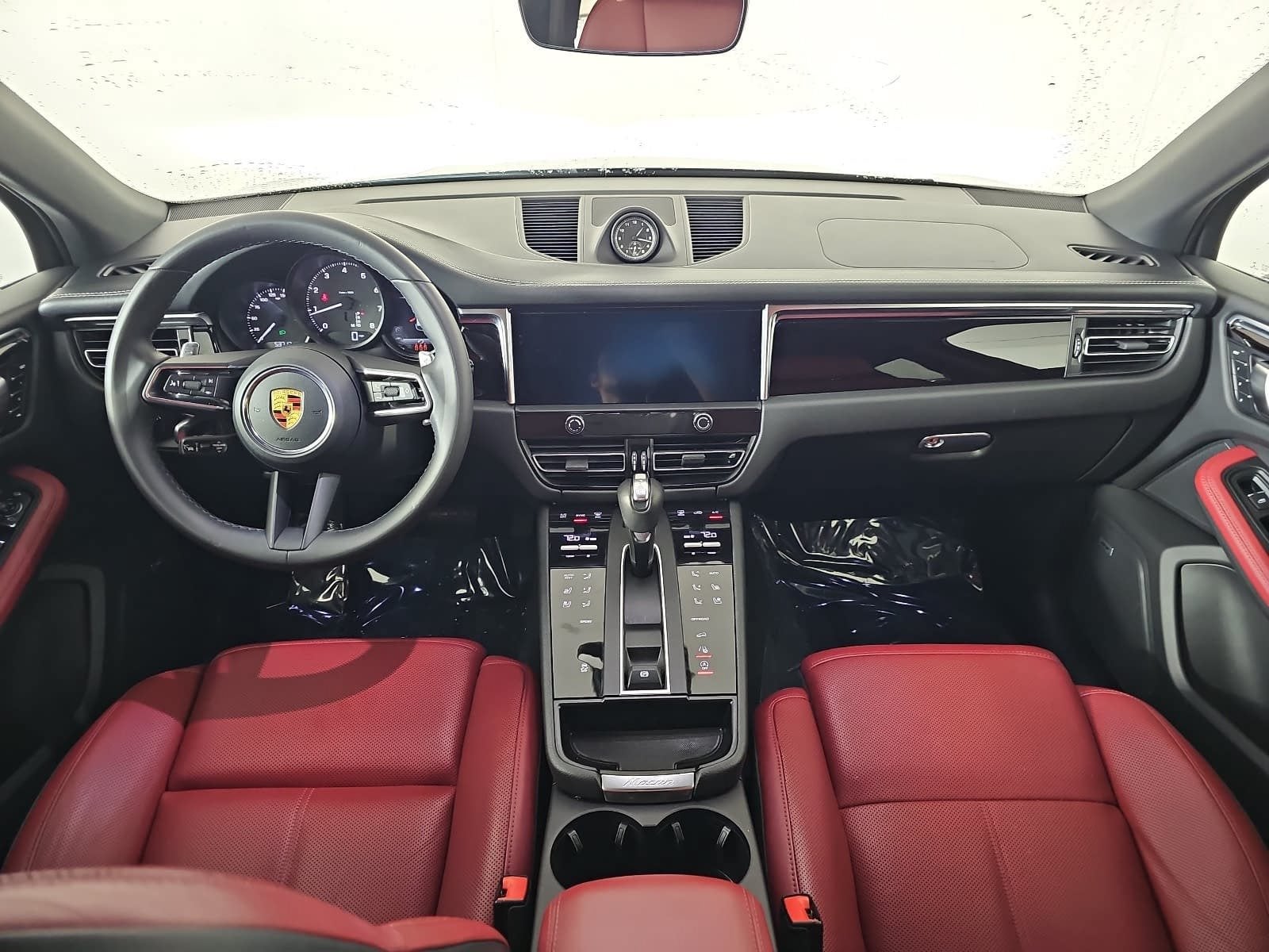 2023 Porsche Macan T