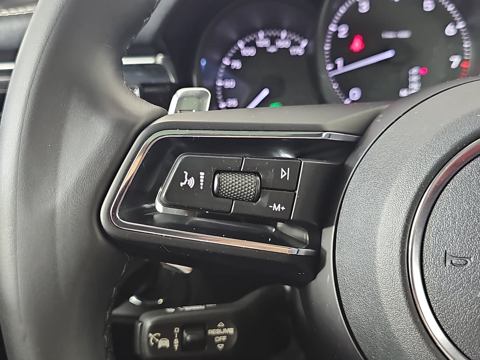 2023 Porsche Macan T