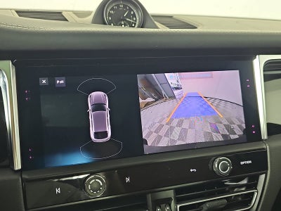 2023 Porsche Macan T