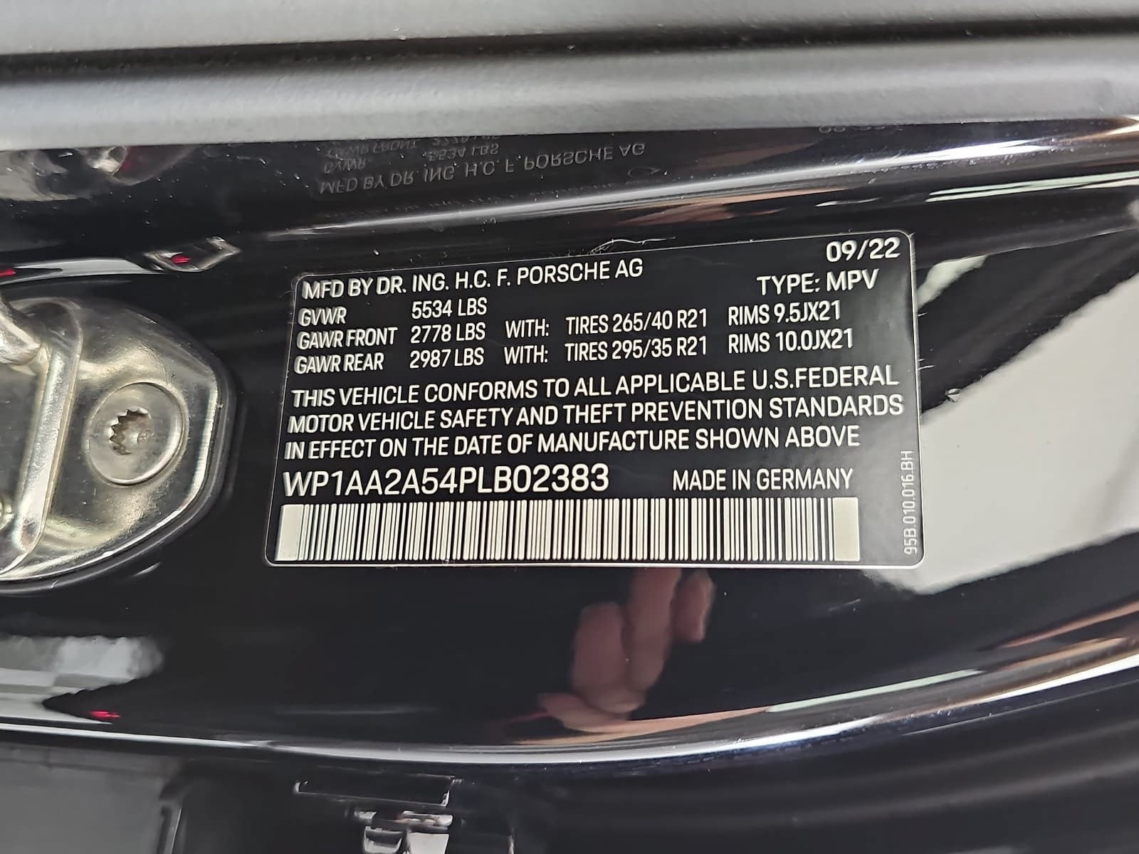 2023 Porsche Macan T