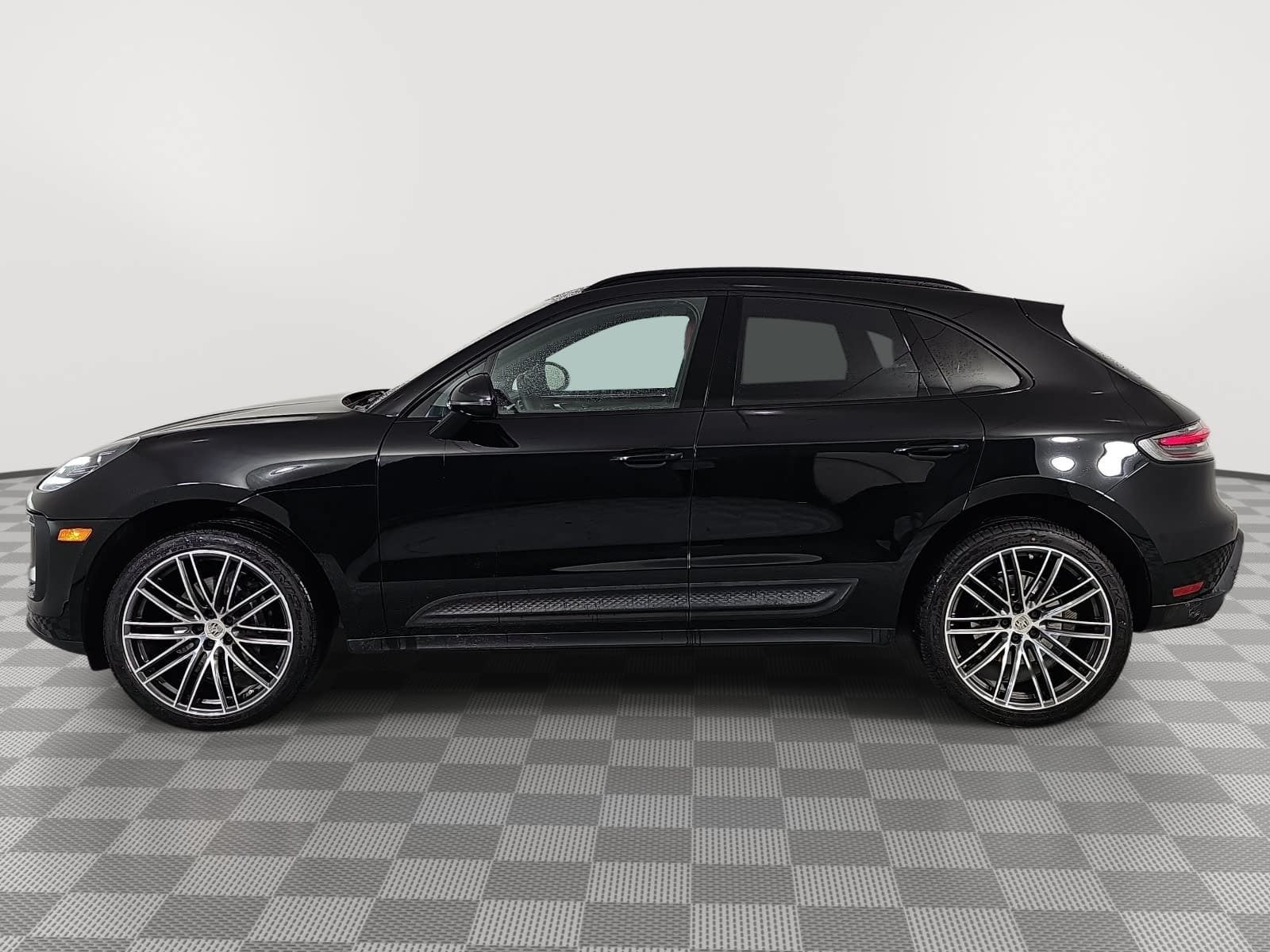 2023 Porsche Macan T