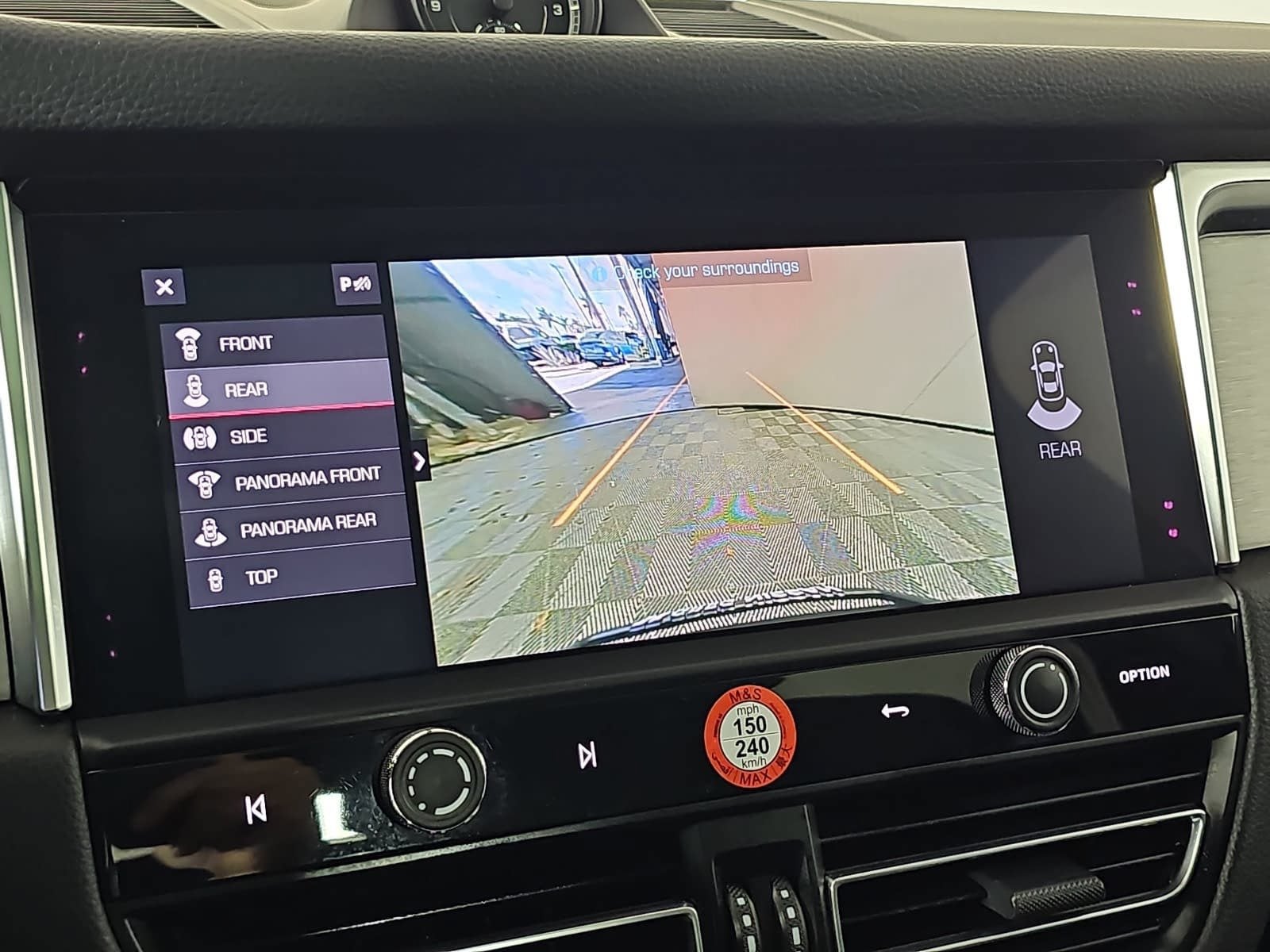 2023 Porsche Macan Base