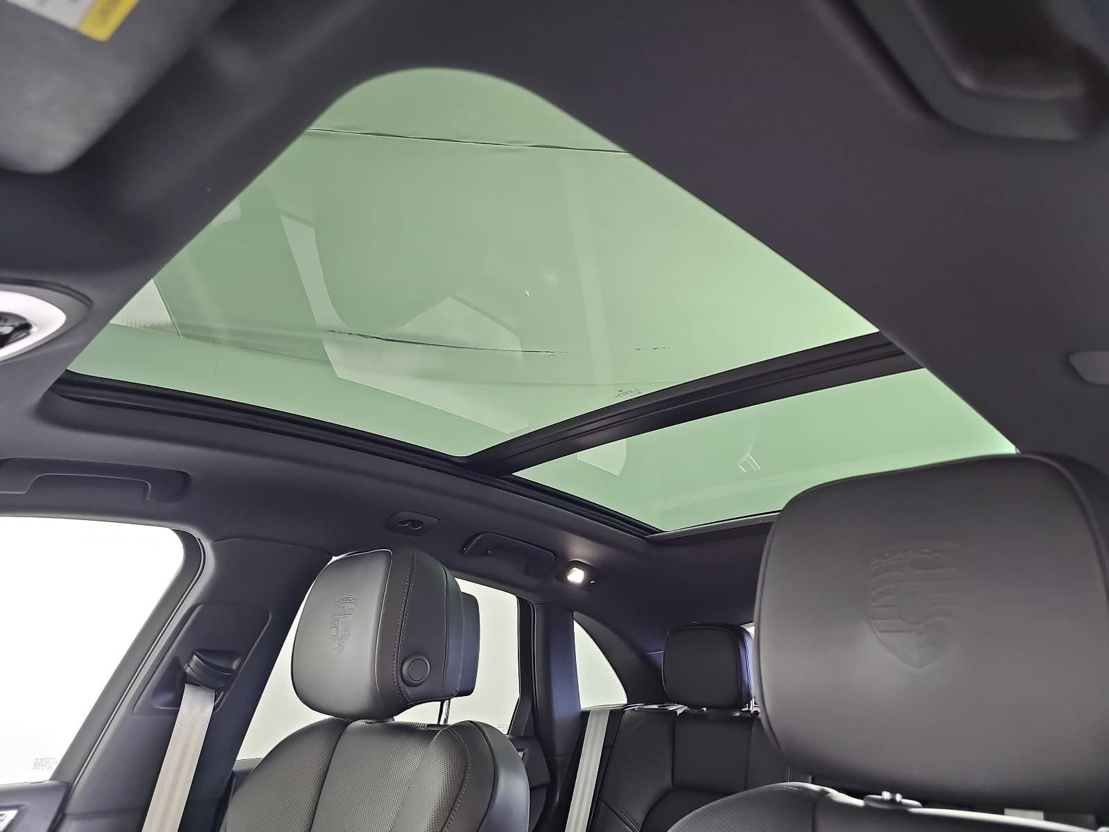 2023 Porsche Macan Base