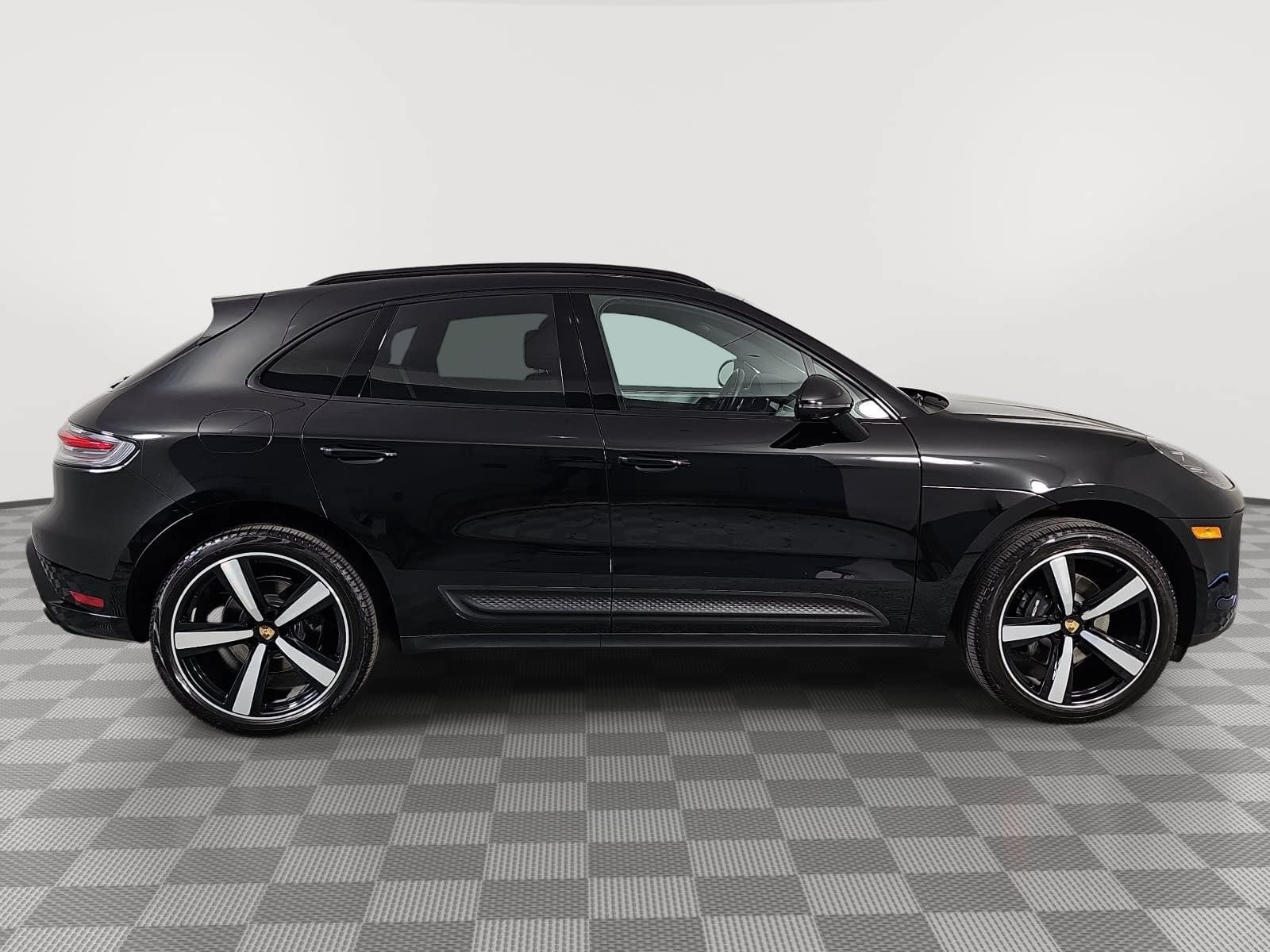 2023 Porsche Macan Base