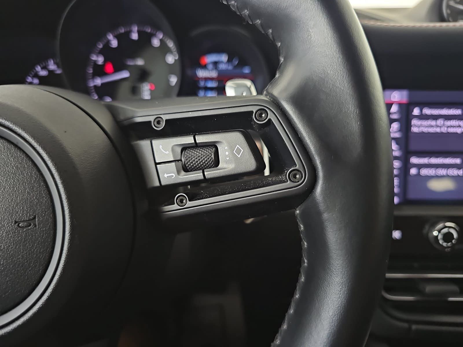 2024 Porsche Macan Base