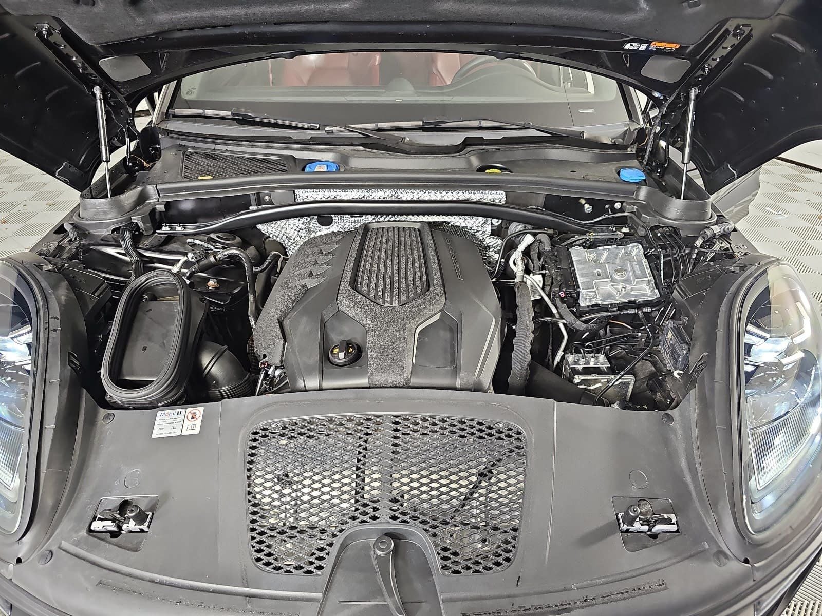 2024 Porsche Macan Base