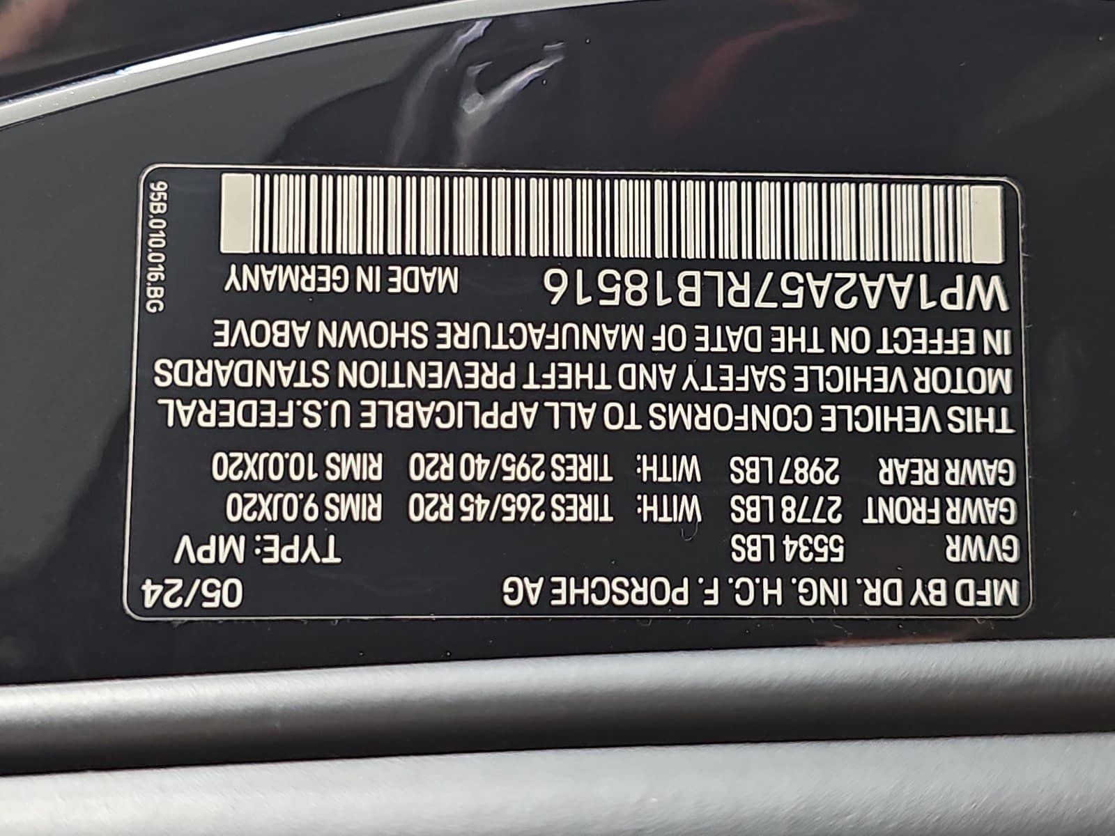 2024 Porsche Macan Base