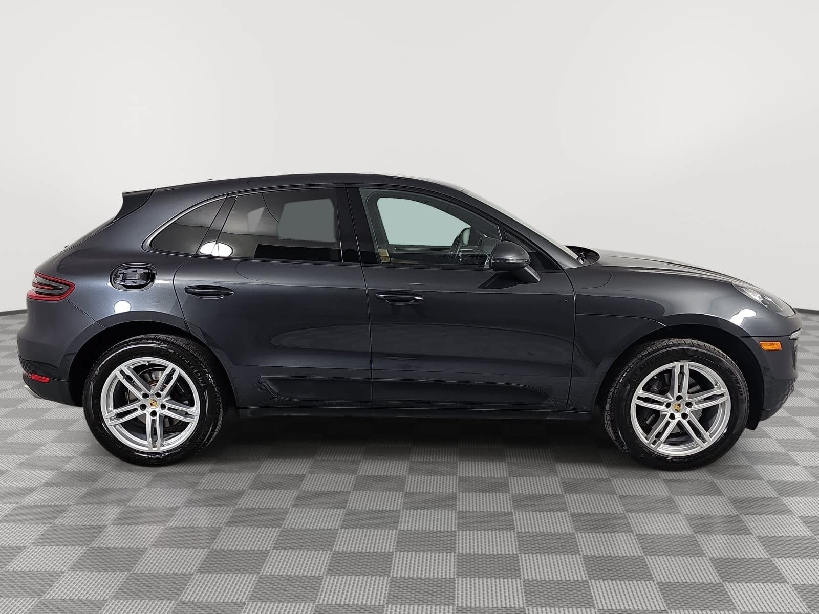 2018 Porsche Macan Base