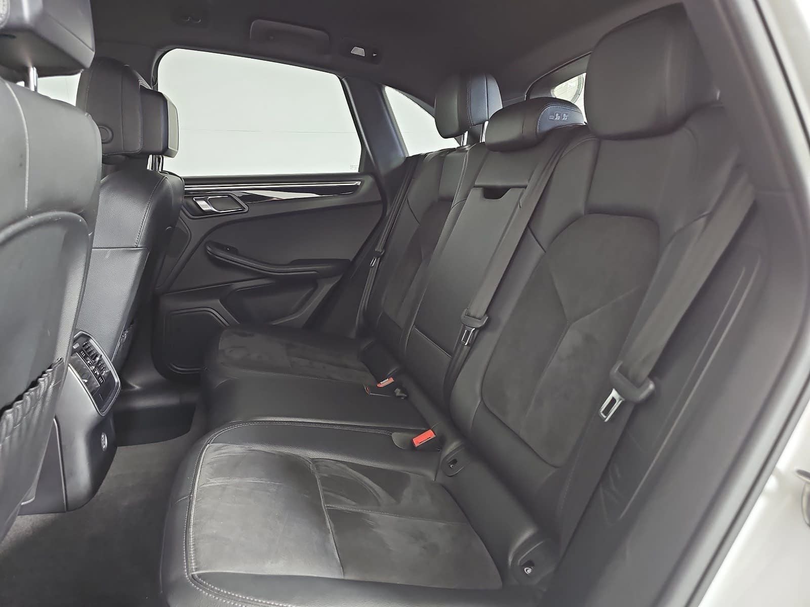 2018 Porsche Macan Base