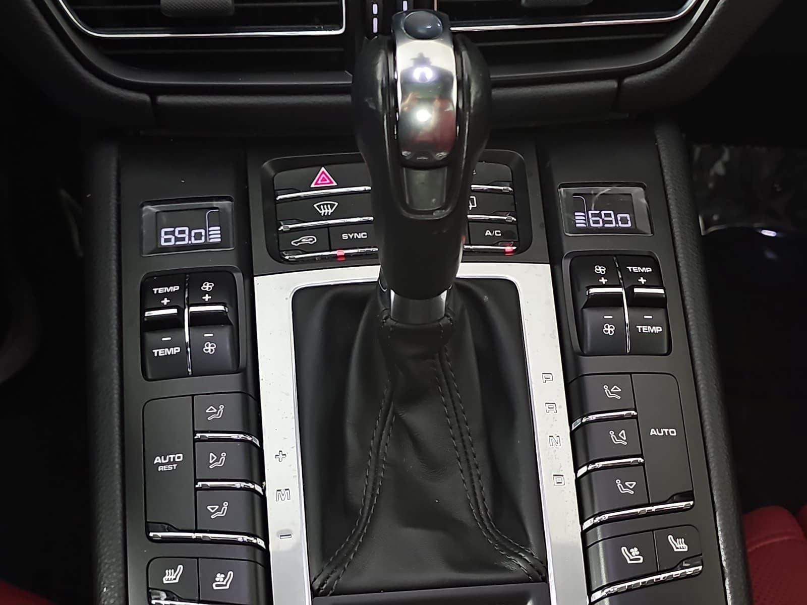 2020 Porsche Macan Base