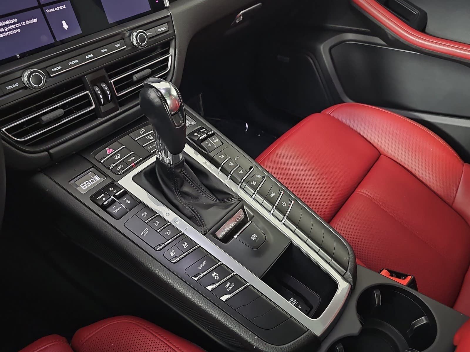 2020 Porsche Macan Base