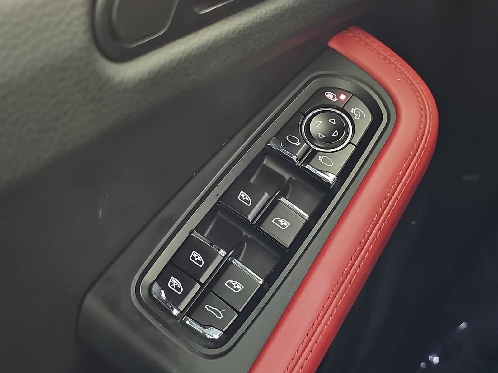 2020 Porsche Macan Base