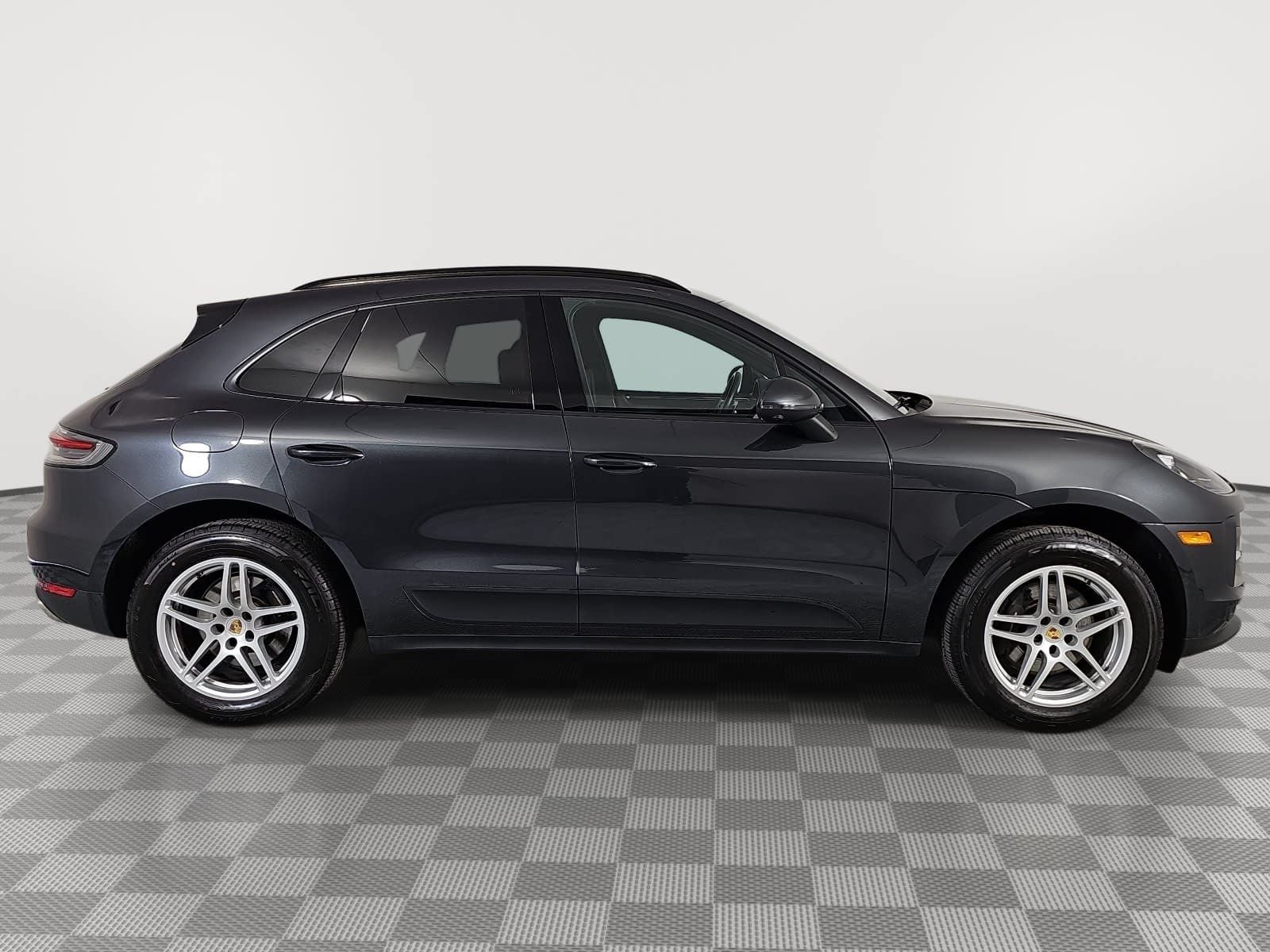 2020 Porsche Macan Base