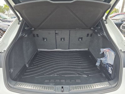 2023 Porsche Macan T