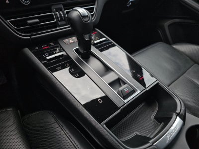 2023 Porsche Macan T