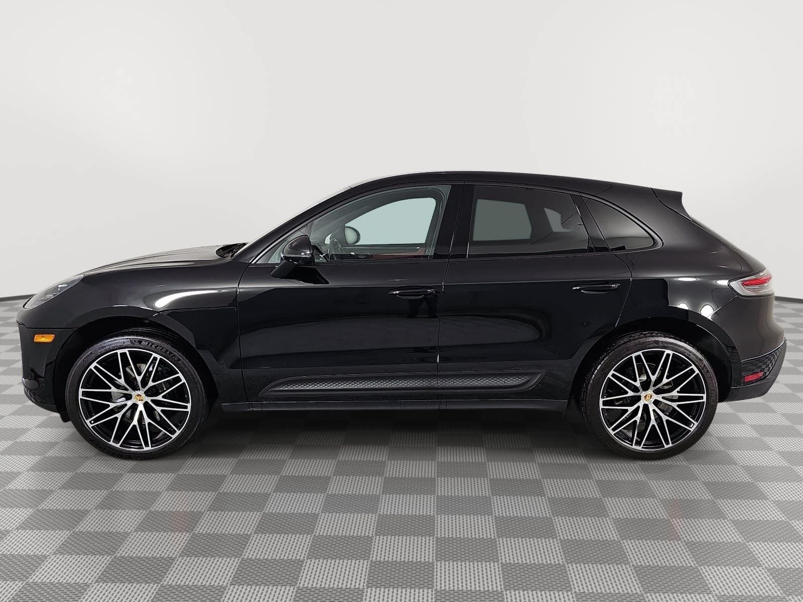 2024 Porsche Macan Base
