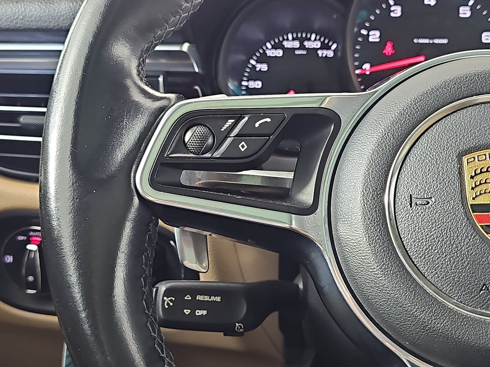 2019 Porsche Macan Base
