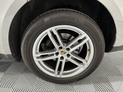 2023 Porsche Macan Base