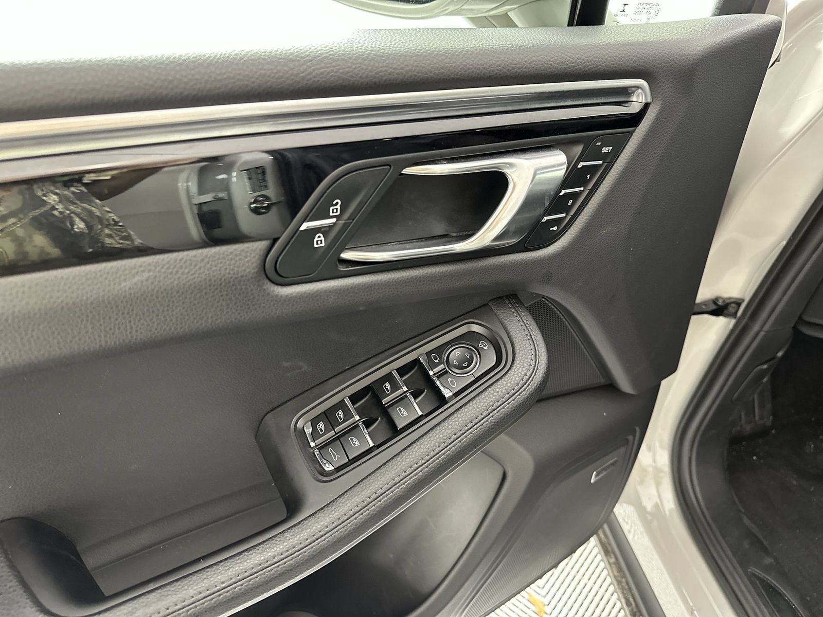 2023 Porsche Macan Base