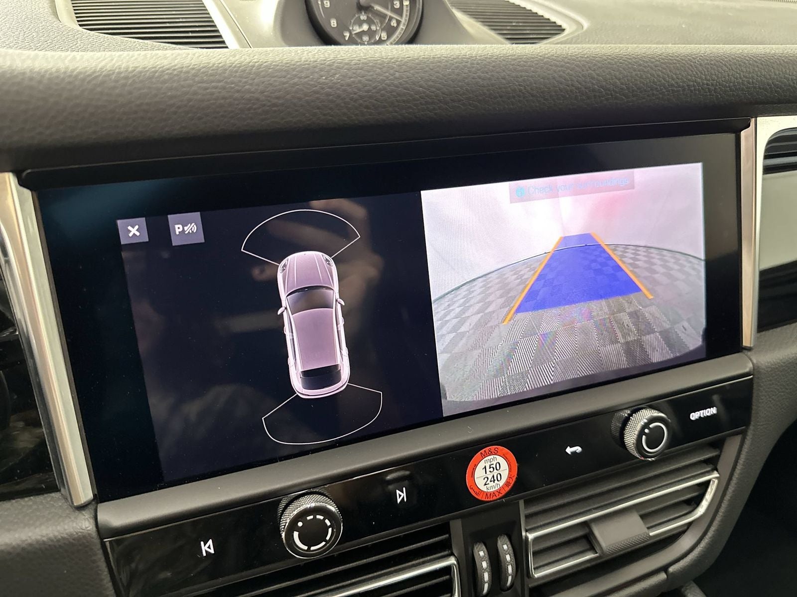 2023 Porsche Macan Base