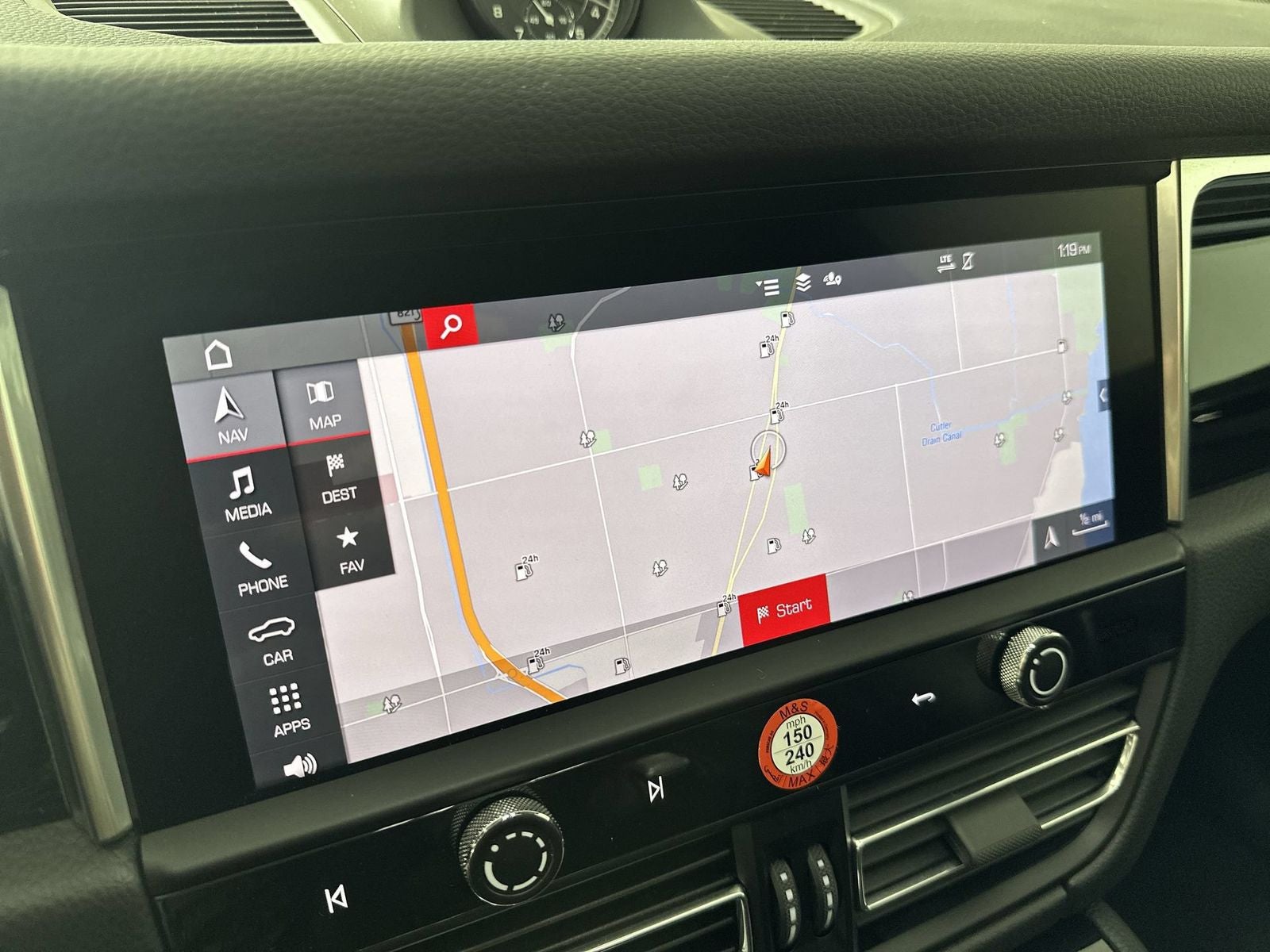 2023 Porsche Macan Base