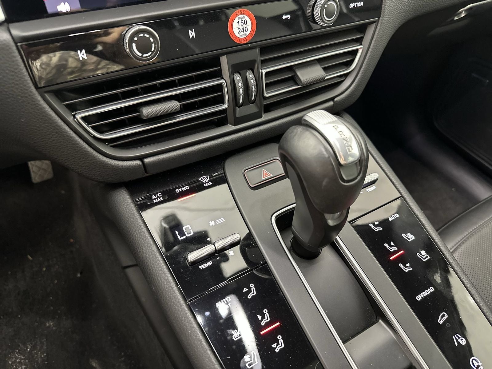 2023 Porsche Macan Base