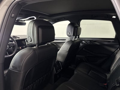 2023 Porsche Macan Base