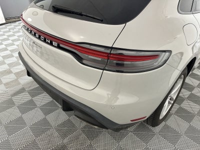 2023 Porsche Macan Base