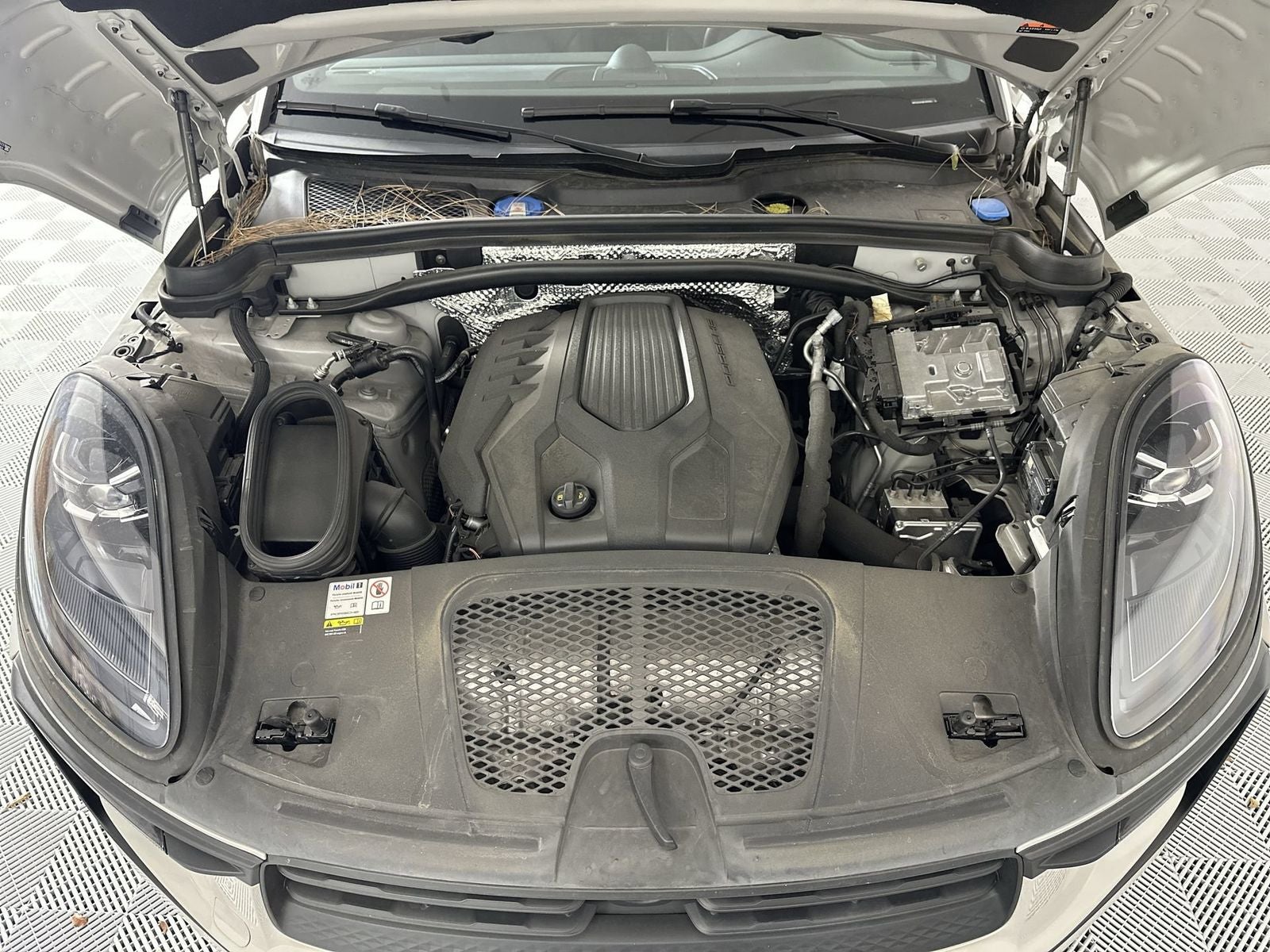 2023 Porsche Macan Base