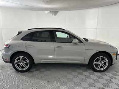 2023 Porsche Macan Base