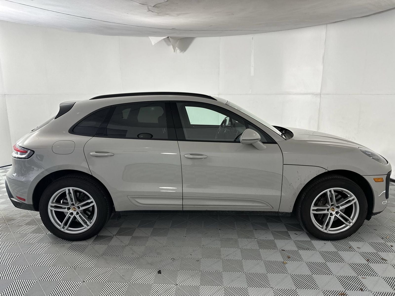 2023 Porsche Macan Base