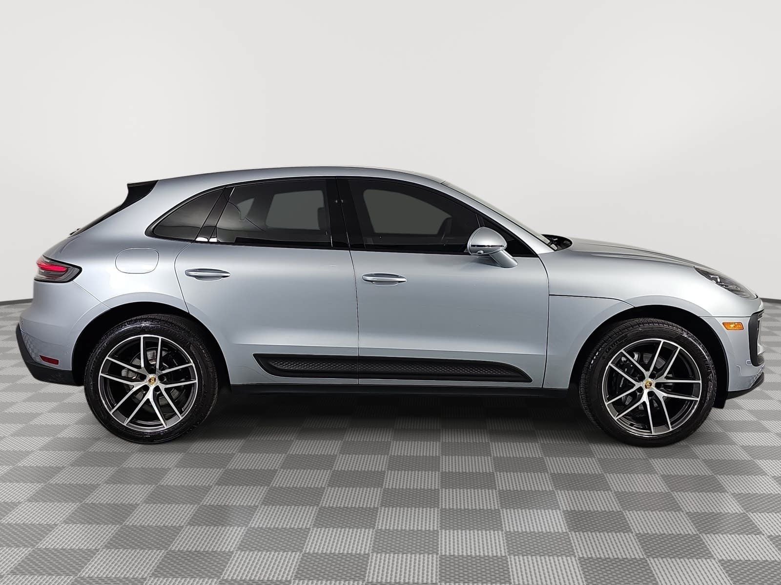 2024 Porsche Macan Base